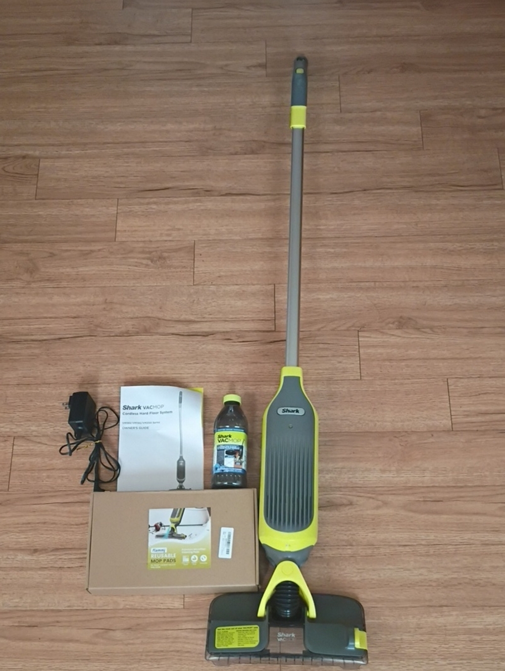VM200 SERIES/Shark VACMOP Cordless Hard Floor Cleaner!! In Gray and Lime Yellow